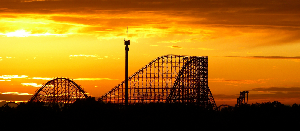 Colossos bei Sonnenuntergang (c) Heide Park Resort