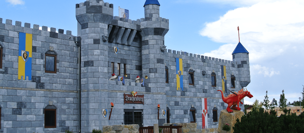 Die Drachenburg im Legoland Deutschland (c) Christopher Hippe / ThemePark Central