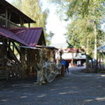 Der Park wurde während der Halloween Zeit schön dekortiert (c) ThemePark Central