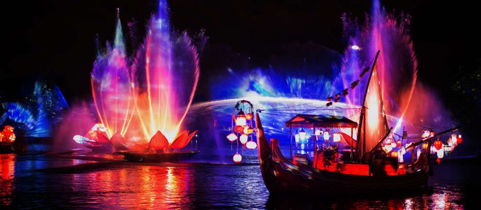 Eine der zahlreichen Szenen aus "Rivers of Light" (c) Disney