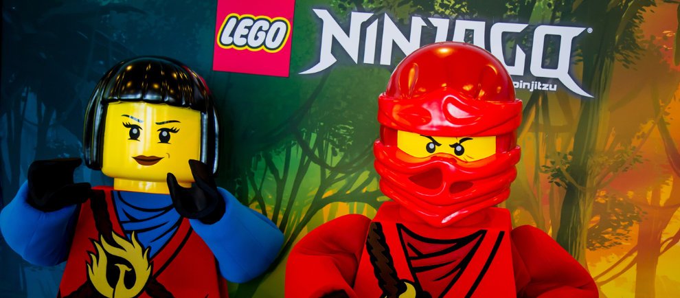 Nya und Kai in Ninjago World (c) Legoland Windsor