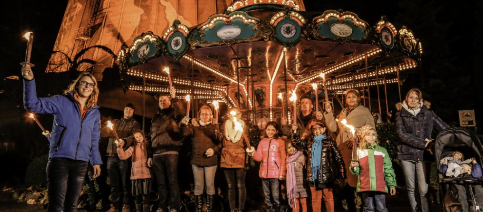 Der Fackelzug in Kernies Familienpark (c) Wunderland Kalkar