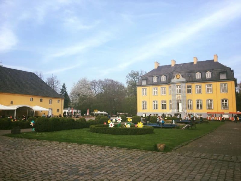 (c) Schloss Beck