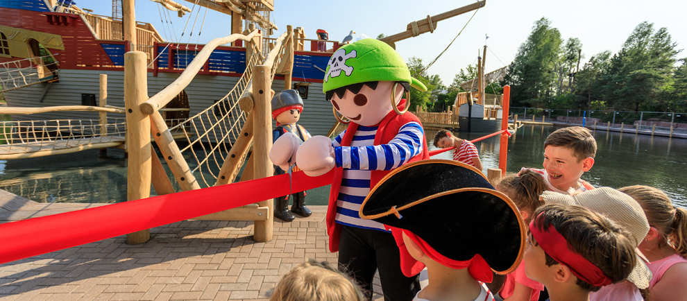 Maskottchen Pirat Rico eröffnet die neue Piratenwelt im PLAYMOBIL-FunPark © Playmobil