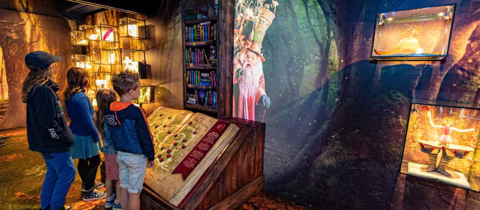 Spielerisch lernen die Besucher mehr über die Geschichten aus Eftelings Märchenwald © Efteling