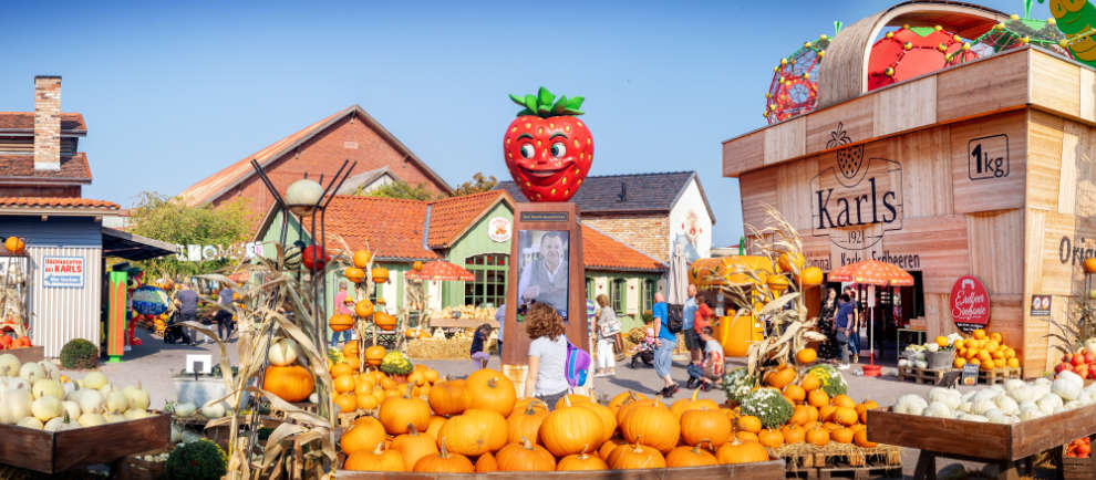 Bunte Kürbispracht zwischen Scheunen, Schlemmerbuden und Spielwiesen © Karls Erlebnis-Dorf