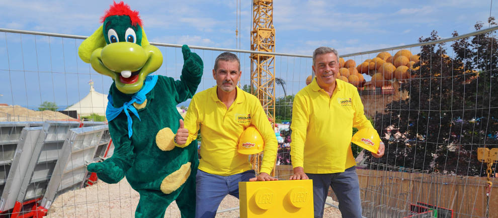 Der erste Lego Stein zum Legoland Water Park ist gelegt © Gardaland