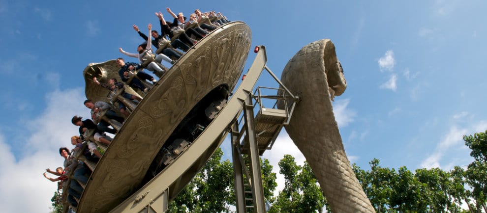 Traust du dich auf die "Kobra"? © Chessington World of Adventures