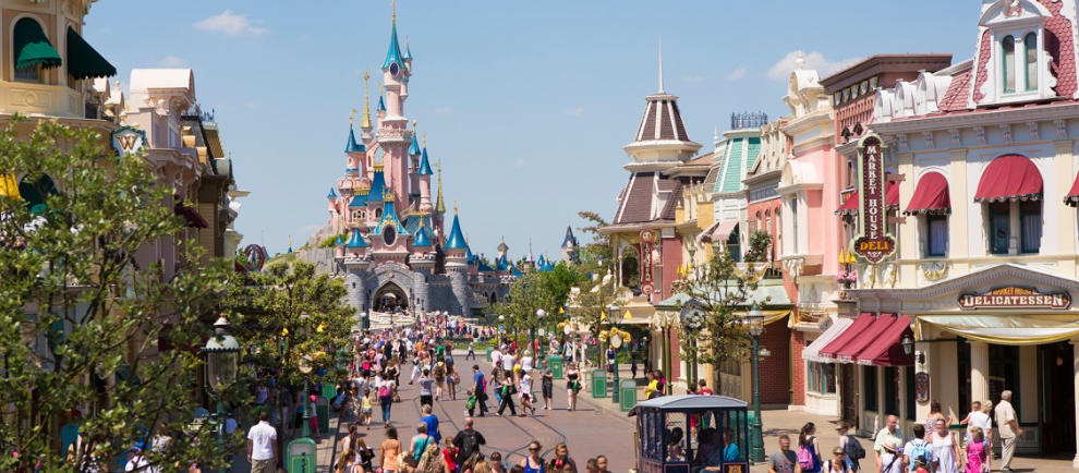 Hier auf der Mainstreet beginnt der zauberhafte Tag in Paris © Disneyland Paris