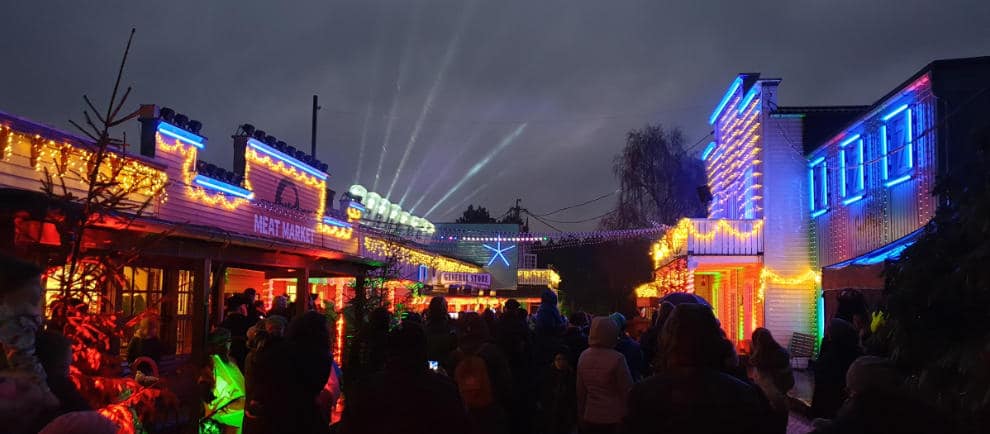 Besonders in der Dunkelheit wirkt das Fort Fun Christmas Land besonders schön. © Fort Fun Abenteuerland