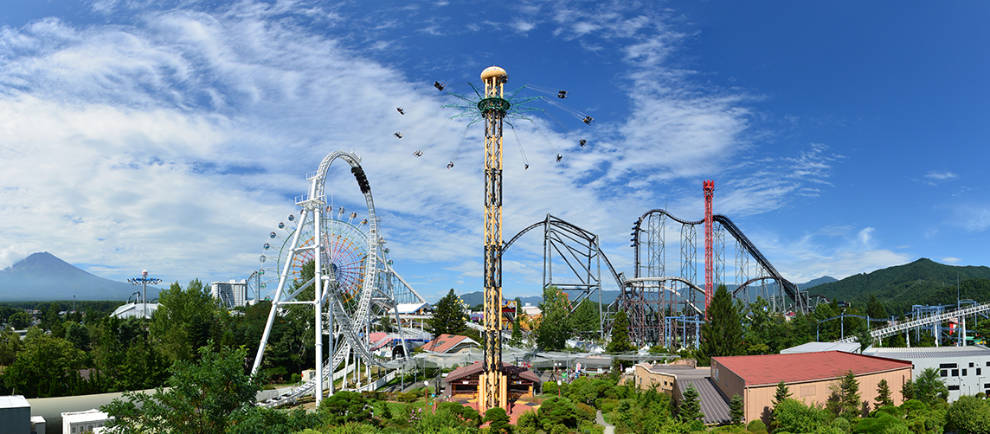 Ein tolles Achterbahn Panorama, bietet der japanische Freizeitpark. © Fuji-Q Highland