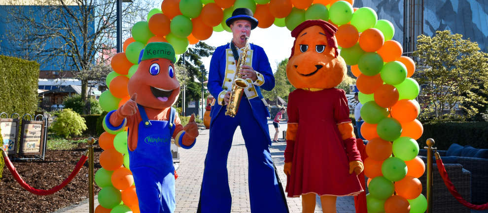 Entertainer Eddie und die Maskottchen Kernie und Kerna freuen sich auf die Saison 2020 in Kernie´s Familienpark © Wunderland Kalkar