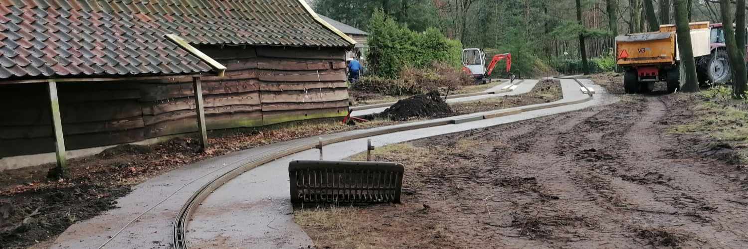 Derzeit ist an der "Oldtimer" Attraktion alles kahl © Avonturenpark Hellendoorn