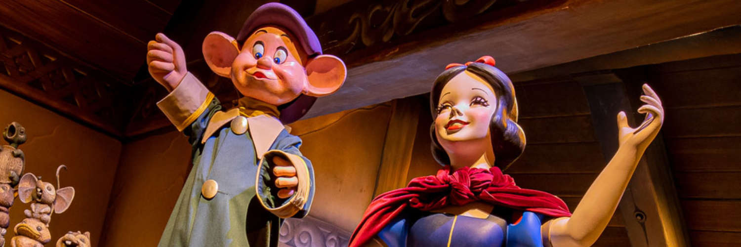 "Snow White's Enchanted Wish" © Disneyland Resort