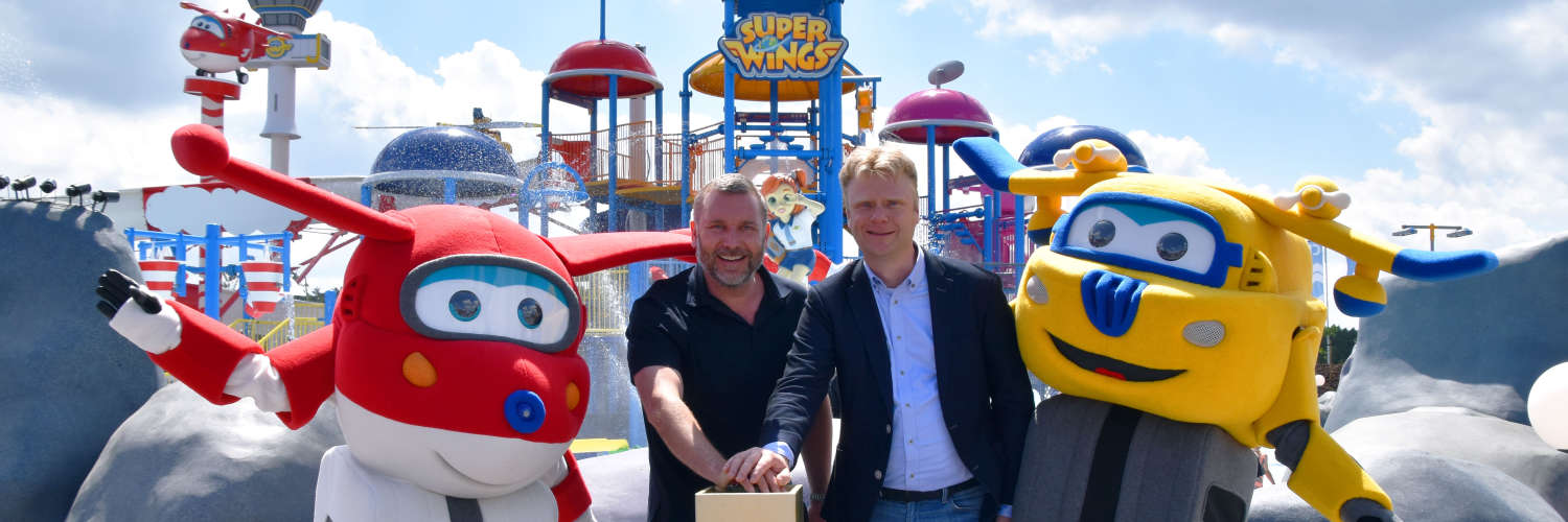 Der Bereich wurde vom CEO der Plopsa-Gruppe, Steve Van den Kerkhof und dem CEO der Investmentgruppe Momentum Capital Martijn van Rheenen, offiziell eröffnet. © Majaland Kownaty