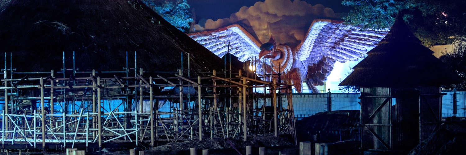 Die Baustelle "Welt von Sinbad" gegenüber der Achterbahn "Vogel Rok". © Efteling