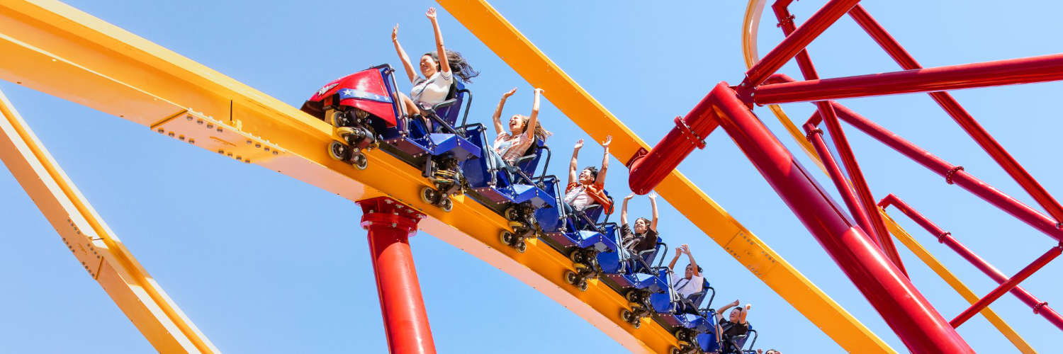 Wonder Woman Flight of Courage © Six Flags Magic Mountain