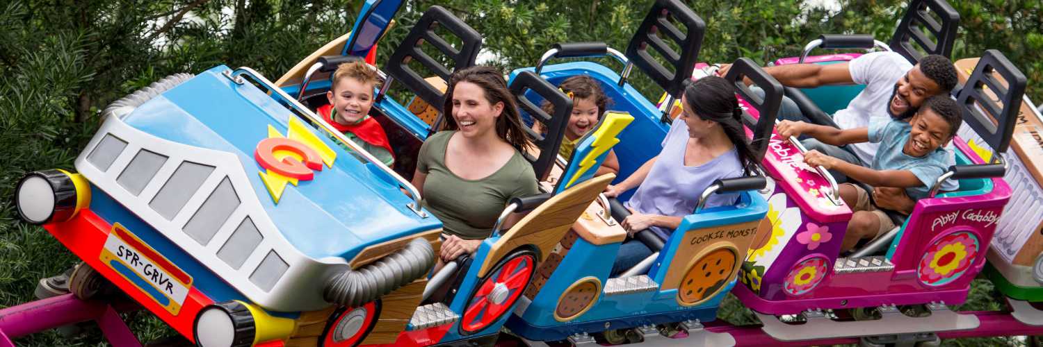 "Grover’s Box Car Derby" © SeaWorld Parks & Entertainment