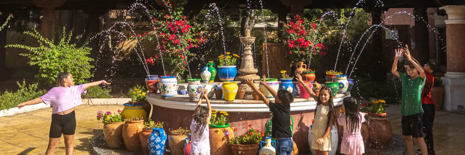 PortAventura World im Sommer: Drohnenshow, Feuer und kühle Wasseroasen warten auf dich 4 © PortAventura World