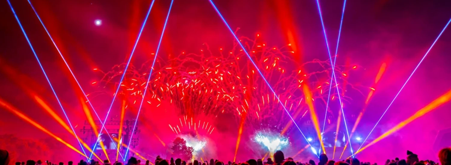Nemesis, Wicker Man und Co.: Alton Towers feiert seine Legenden mit Feuerwerk 6 Fireworks Spectacular © Alton Towers Resort